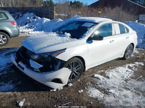 3KPF54AD0NE492113 2022 KIA FORTE - Image 2