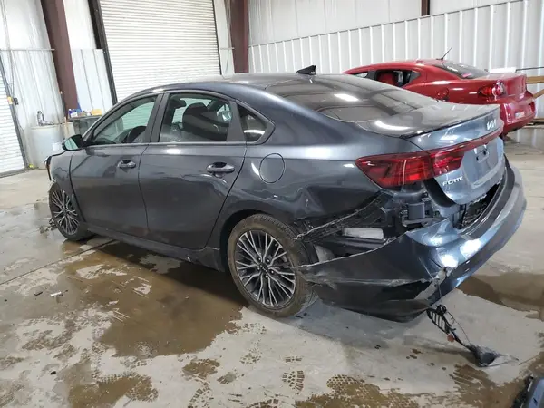 3KPF54AD0NE495335 2022 KIA FORTE - Image 2