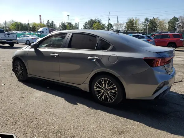 3KPF54AD0NE504535 2022 KIA FORTE - Image 2
