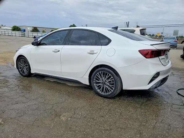 3KPF54AD0NE509718 2022 KIA FORTE - Image 2