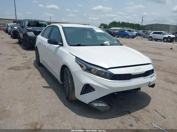 3KPF54AD0PE548554 2023 KIA FORTE - Image 1