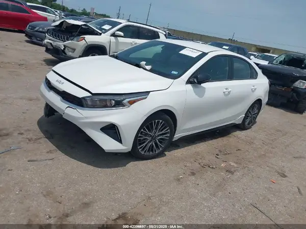 3KPF54AD0PE548554 2023 KIA FORTE - Image 2
