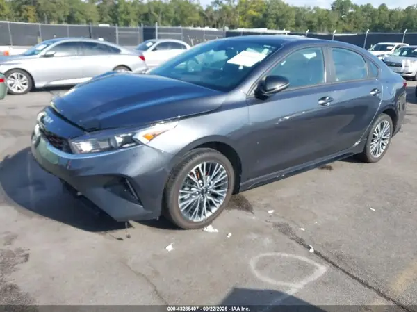 3KPF54AD0PE555813 2023 KIA FORTE - Image 2