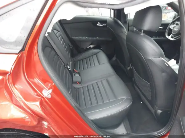 3KPF54AD0PE557268 2023 KIA FORTE - Image 8
