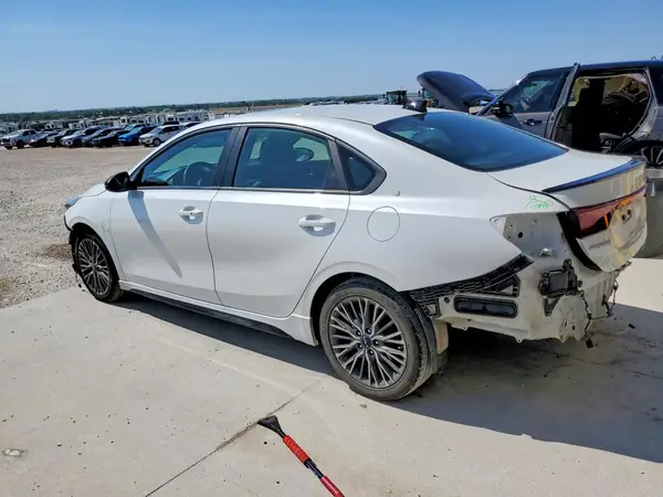 3KPF54AD0PE563362 2023 KIA FORTE - Image 2