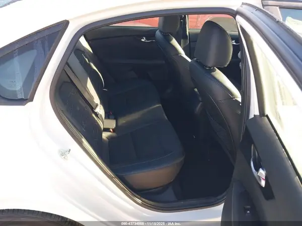 3KPF54AD0PE593638 2023 KIA FORTE - Image 8