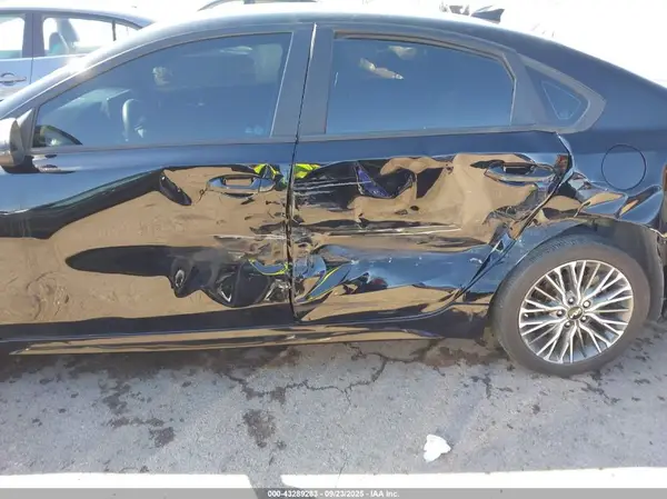 2023 KIA FORTE auction photo 6