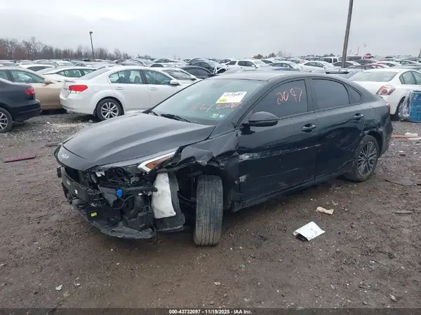 3KPF54AD0PE611412 2023 KIA FORTE - Image 2