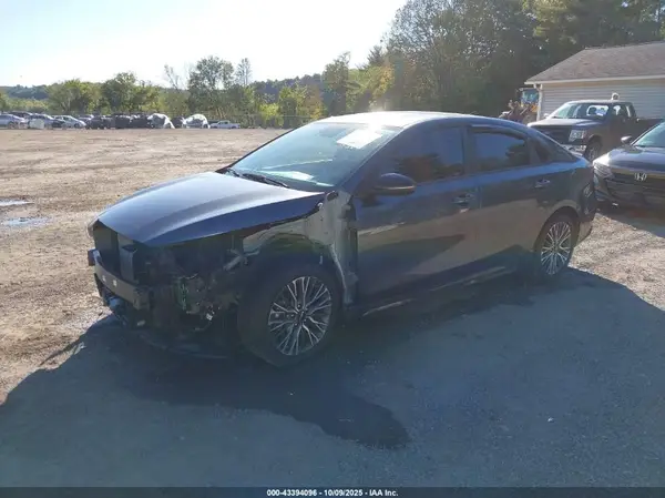3KPF54AD0PE614648 2023 KIA FORTE - Image 2