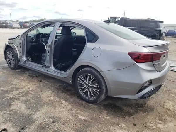 3KPF54AD0PE630977 2023 KIA FORTE - Image 2
