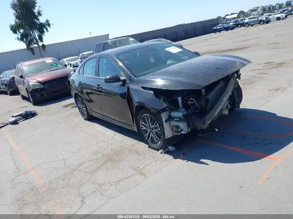 3KPF54AD0PE688412 2023 KIA FORTE - Image 1