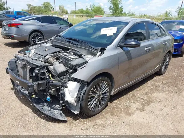 3KPF54AD0RE693113 2024 KIA FORTE - Image 2
