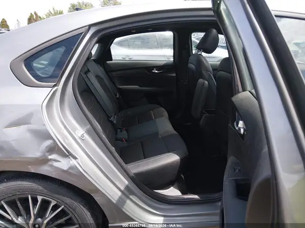 3KPF54AD0RE715112 2024 KIA FORTE - Image 8
