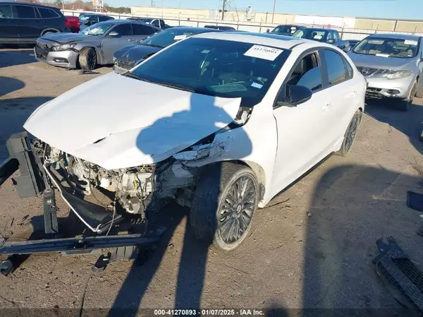 3KPF54AD0RE715773 2024 KIA FORTE - Image 2