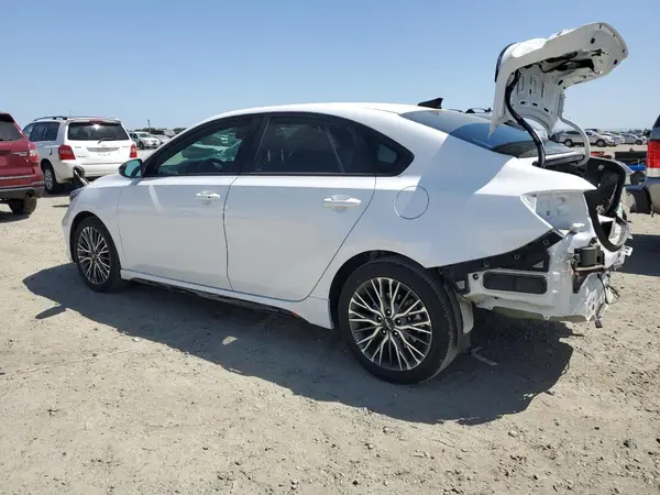3KPF54AD0RE720276 2024 KIA FORTE - Image 2