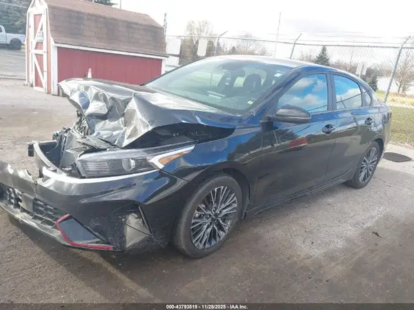 3KPF54AD0RE728619 2024 KIA FORTE - Image 2