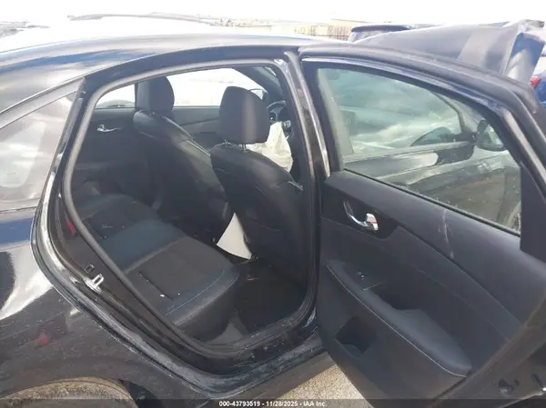 3KPF54AD0RE728619 2024 KIA FORTE - Image 8