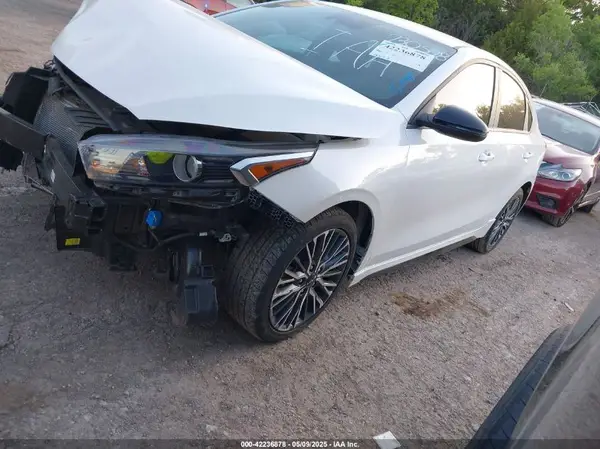 3KPF54AD0RE730578 2024 KIA FORTE - Image 2