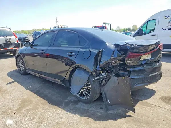 3KPF54AD0RE760907 2024 KIA FORTE - Image 2