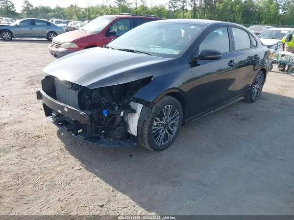 3KPF54AD0RE764018 2024 KIA FORTE - Image 2