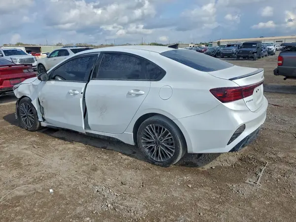 3KPF54AD0RE768764 2024 KIA FORTE - Image 2