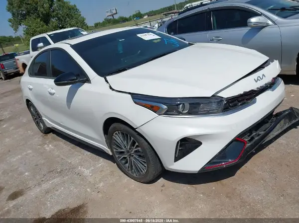 3KPF54AD0RE784933 2024 KIA FORTE - Image 1