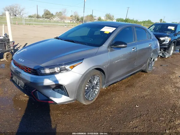 3KPF54AD0RE806882 2024 KIA FORTE - Image 2