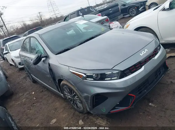 3KPF54AD0RE833869 2024 KIA FORTE - Image 1