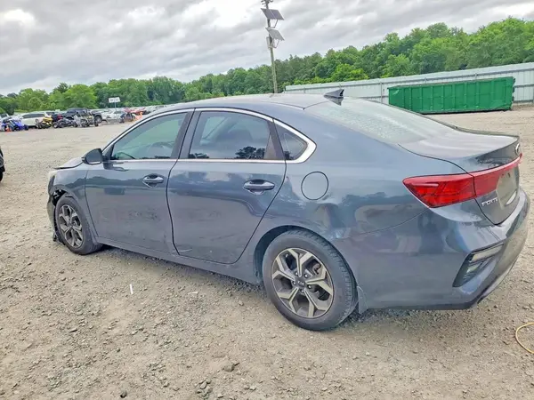 3KPF54AD1KE025696 2019 KIA FORTE - Image 2