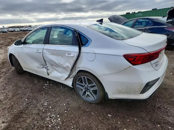 3KPF54AD1KE032566 2019 KIA FORTE - Image 2