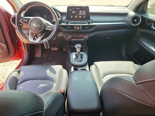 3KPF54AD1KE055524 2019 KIA FORTE - Image 8
