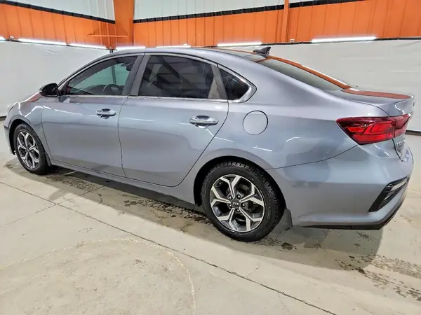 3KPF54AD1LE217704 2020 KIA FORTE - Image 2