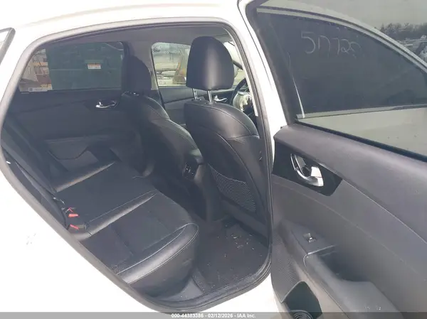 3KPF54AD1ME284840 2021 KIA FORTE - Image 8