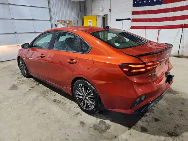 3KPF54AD1NE421194 2022 KIA FORTE - Image 2