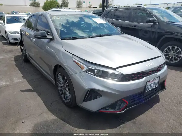 3KPF54AD1NE424077 2022 KIA FORTE - Image 1