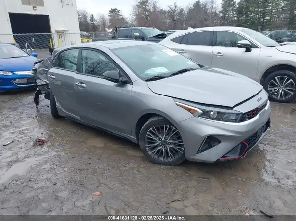 3KPF54AD1NE425424 2022 KIA FORTE - Image 1