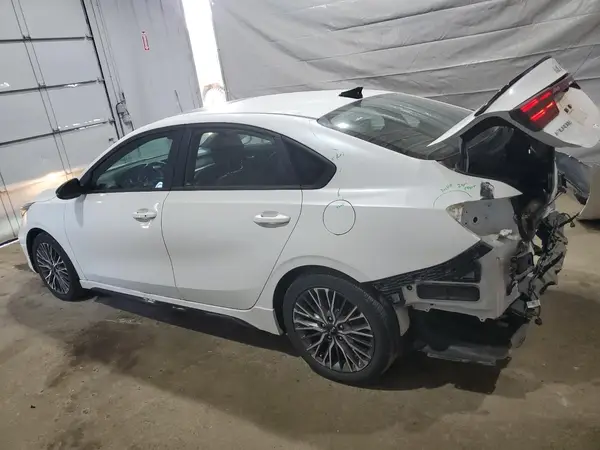3KPF54AD1NE425990 2022 KIA FORTE - Image 2
