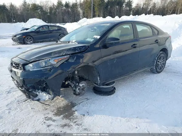 3KPF54AD1NE429196 2022 KIA FORTE - Image 2
