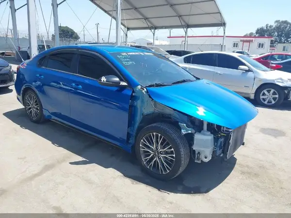 3KPF54AD1NE431093 2022 KIA FORTE - Image 1