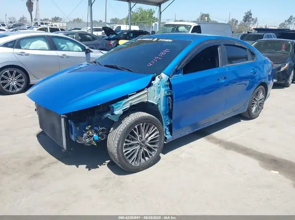 3KPF54AD1NE431093 2022 KIA FORTE - Image 2