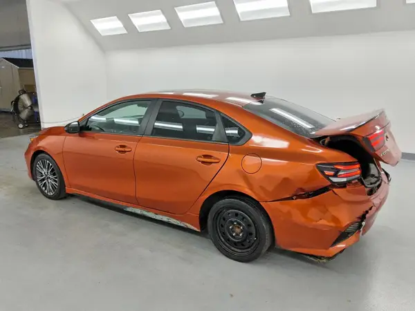 3KPF54AD1NE434768 2022 KIA FORTE - Image 2