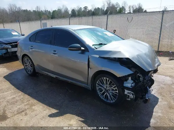 3KPF54AD1NE435919 2022 KIA FORTE - Image 1