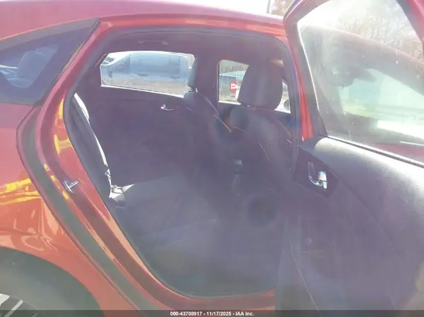 3KPF54AD1NE437959 2022 KIA FORTE - Image 8