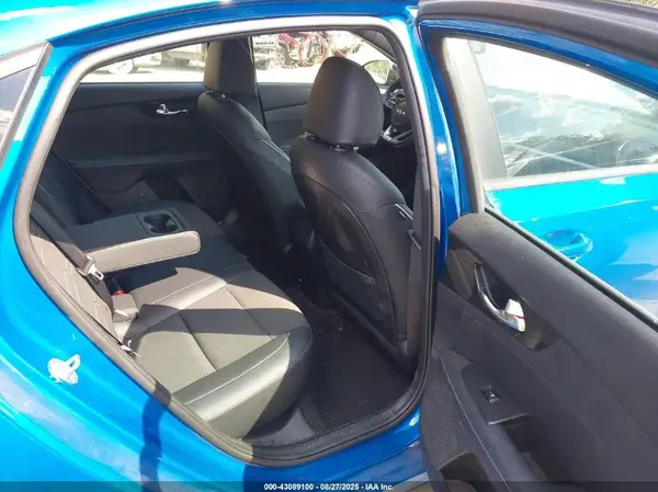 3KPF54AD1NE439579 2022 KIA FORTE - Image 8