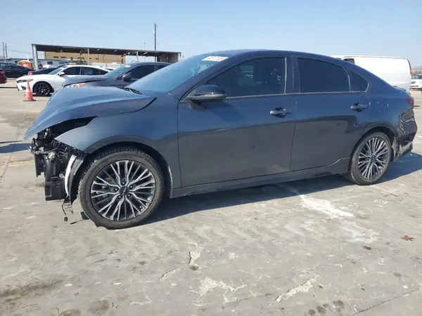 3KPF54AD1NE439811 2022 KIA FORTE - Image 1