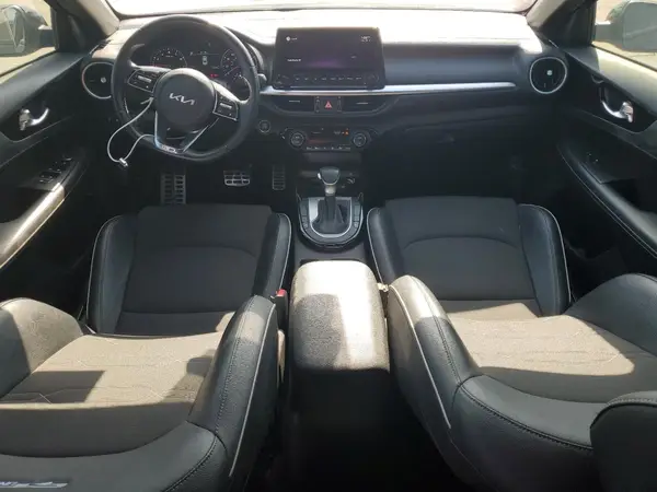 3KPF54AD1NE439811 2022 KIA FORTE - Image 8