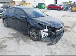 3KPF54AD1NE441042 2022 KIA FORTE
