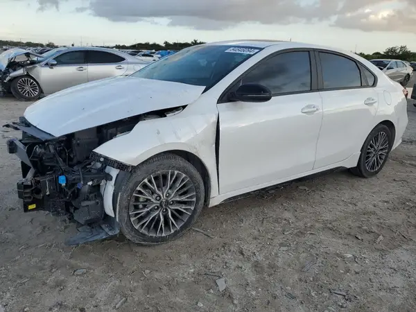 3KPF54AD1NE444989 2022 KIA FORTE - Image 1