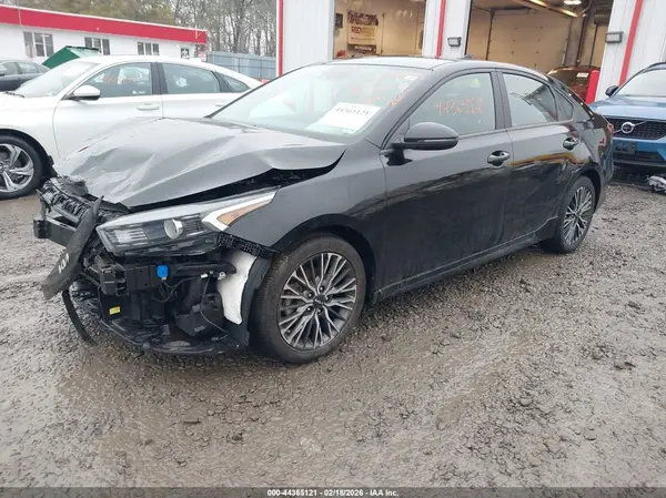 3KPF54AD1NE447441 2022 KIA FORTE - Image 2