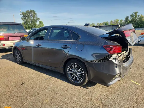3KPF54AD1NE453305 2022 KIA FORTE - Image 2